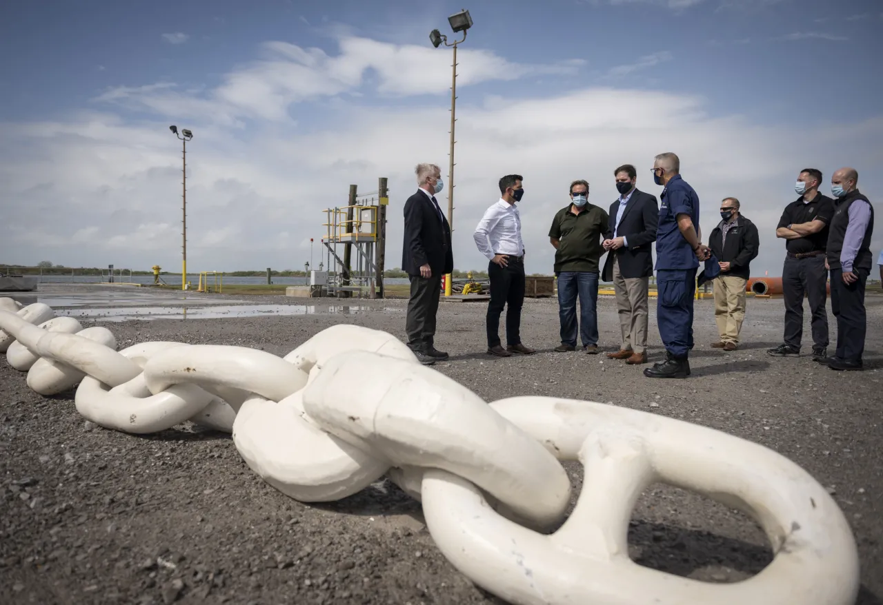 Image: Acting Secretary Wolf Receives Briefing by Louisiana Offshore Oil Port Services (5)