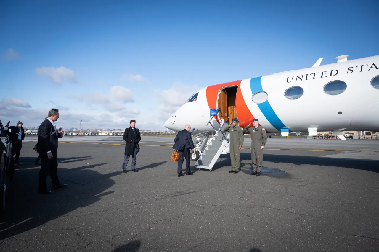 Image: DHS Secretary Alejandro Mayorkas Departs NYC (025)