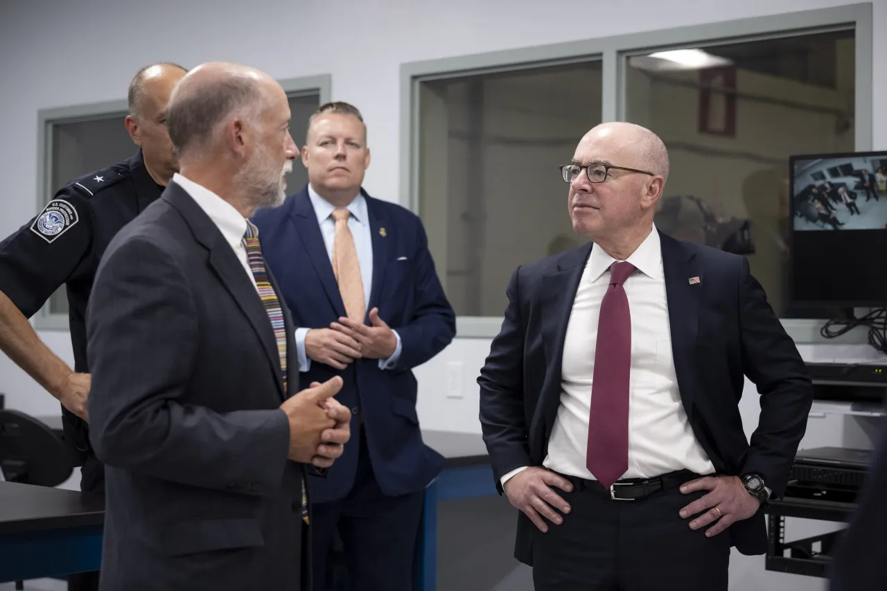 Image: DHS Secretary Alejandro Mayorkas Tours the CBP IMF at JFK (076)