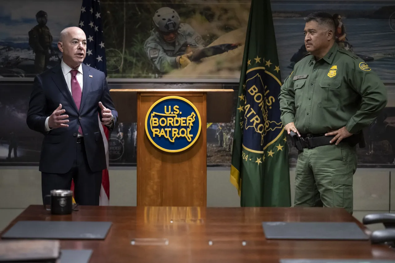 Image: DHS Secretary Alejandro Mayorkas Says Farewell to CBP Deputy Commissioner and Chief Ortiz    (004)