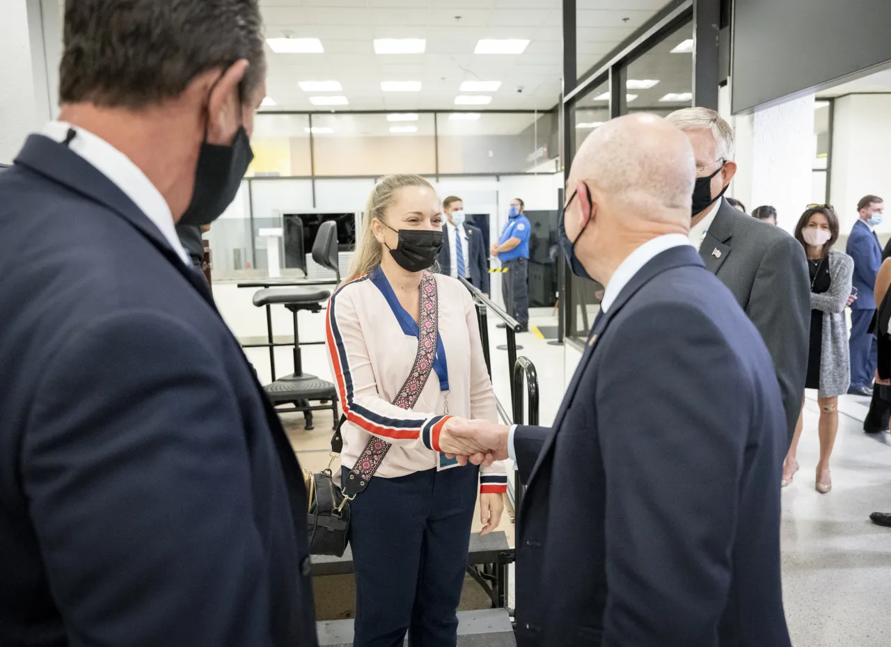 Image: DHS Secretary Alejandro Mayorkas Meets with TSA Employees at Miami International Airport (5)