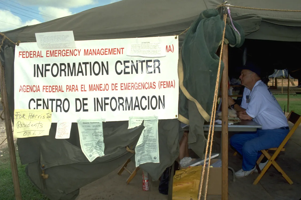 Image: Hurricane Andrew - FEMA provides food, water, clothing, and temporary housing (5)