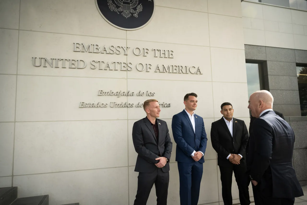 Image: DHS Secretary Alejandro Mayorkas Meets DHS Staff and Marine Detachment in Ecuador (054)