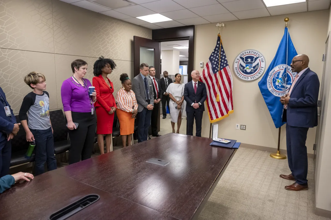 Image: DHS Secretary Alejandro Mayorkas Says Farewell to Acting ICE Director  (010)