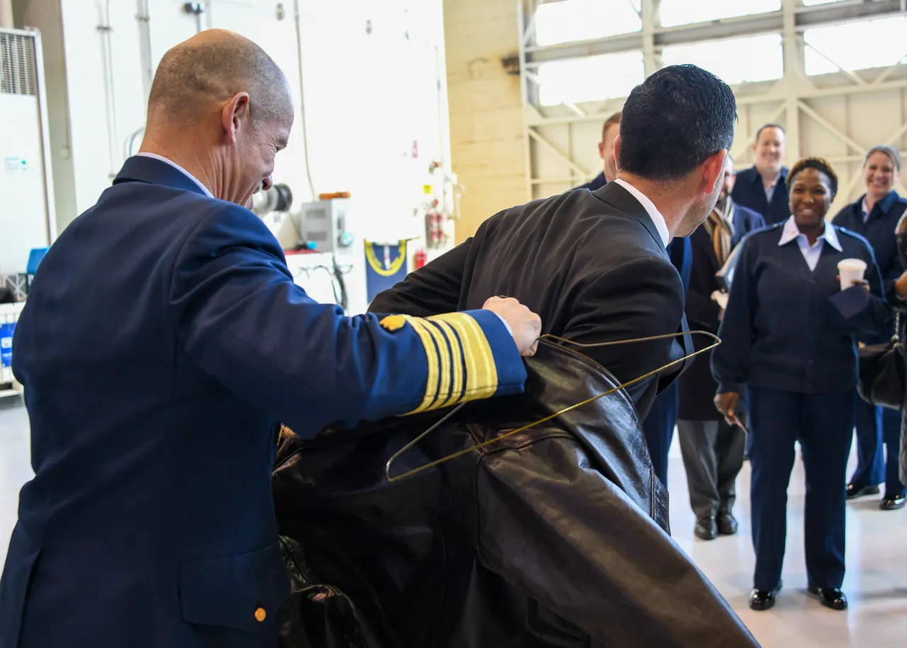 Image: US Coast Guard Service Secretary Recognition Ceremony (13)