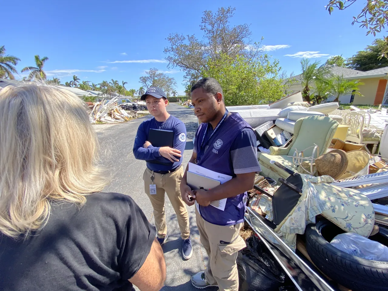 Image: FEMA Canvasses Neighborhoods After Hurricane Ian (1)