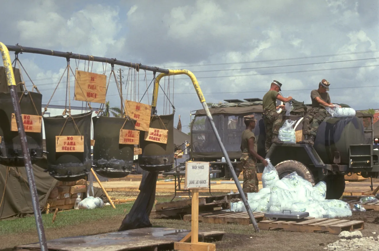 Image: Hurricane Andrew – Aid came from a variety of agencies, including police and Army (4)