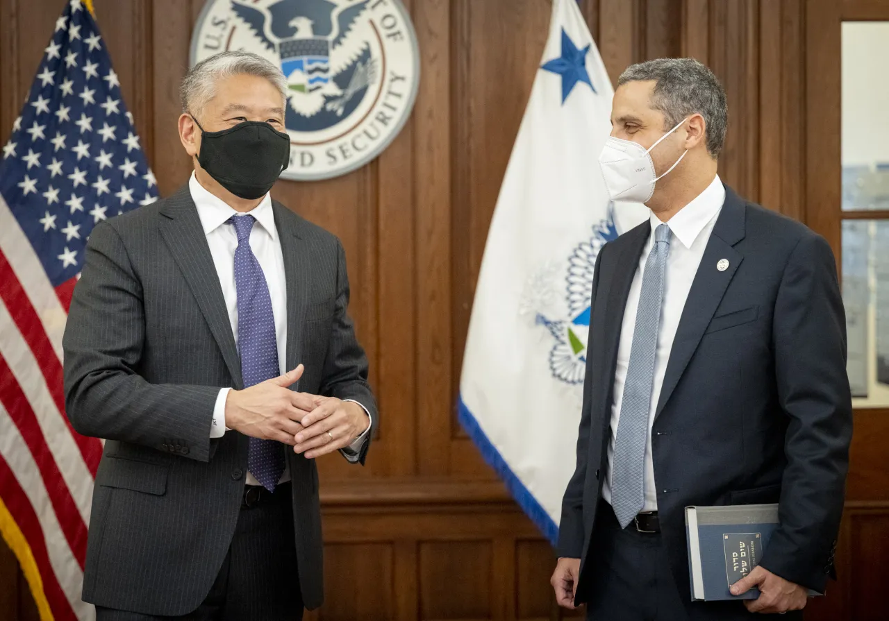 Image: DHS Deputy Secretary Tien Swears in Robert Silvers (18)