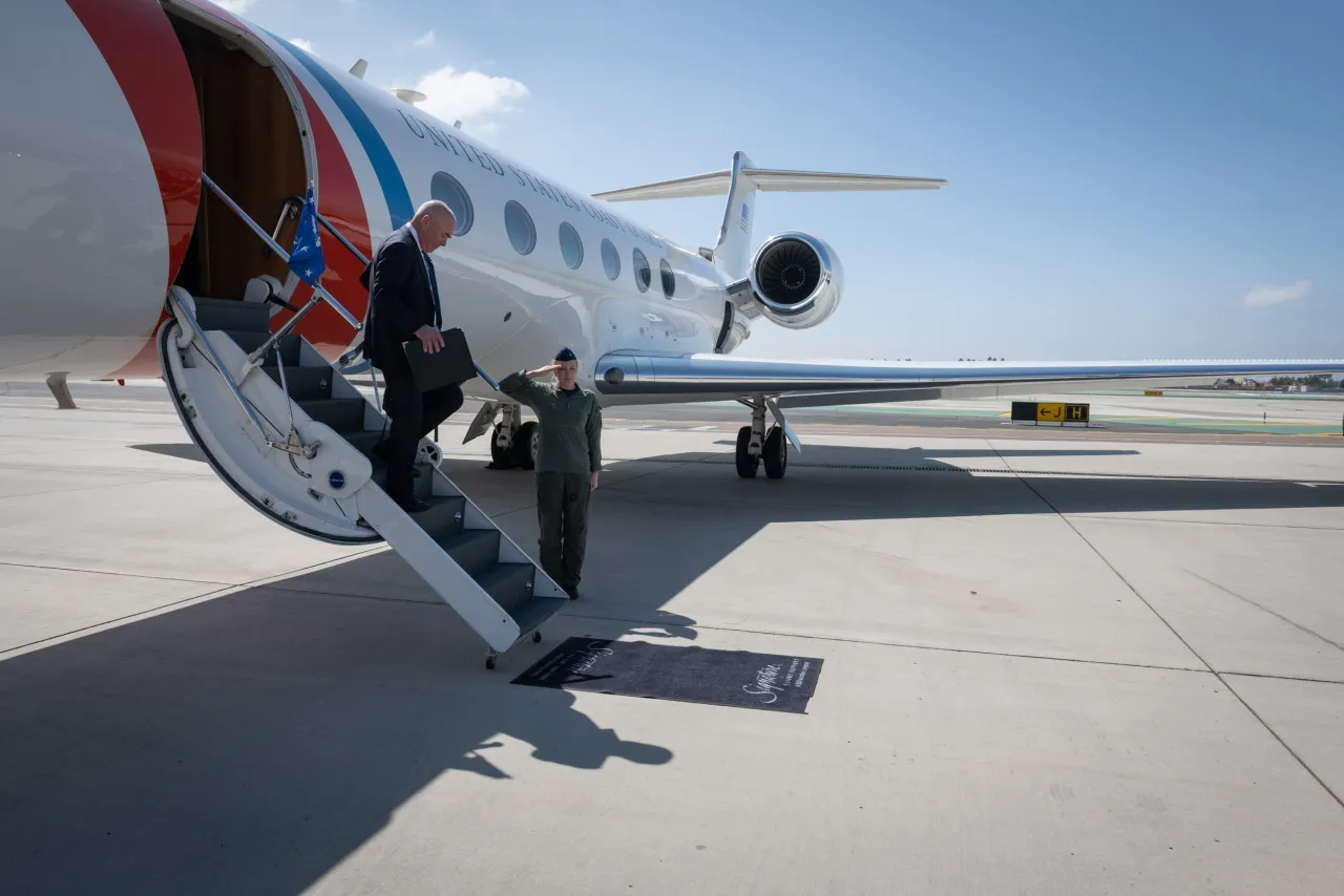 Image: DHS Secretary Alejandro Mayorkas Travels to San Diego, CA (001)