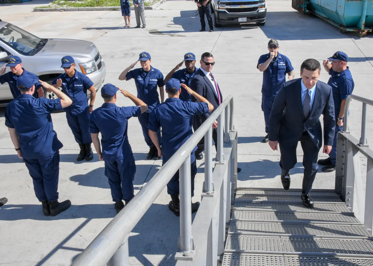 Image: Coast Guard Cutter Hamilton Drug Offload - Crew Visit (1)