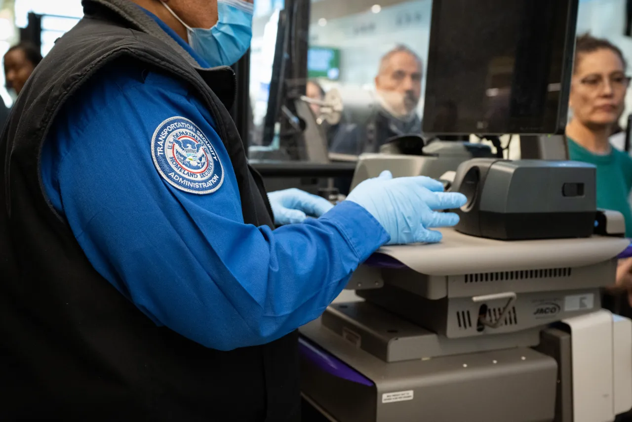 Image: DHS Secretary Alejandro Mayorkas Swears In TSA Administrator(028)