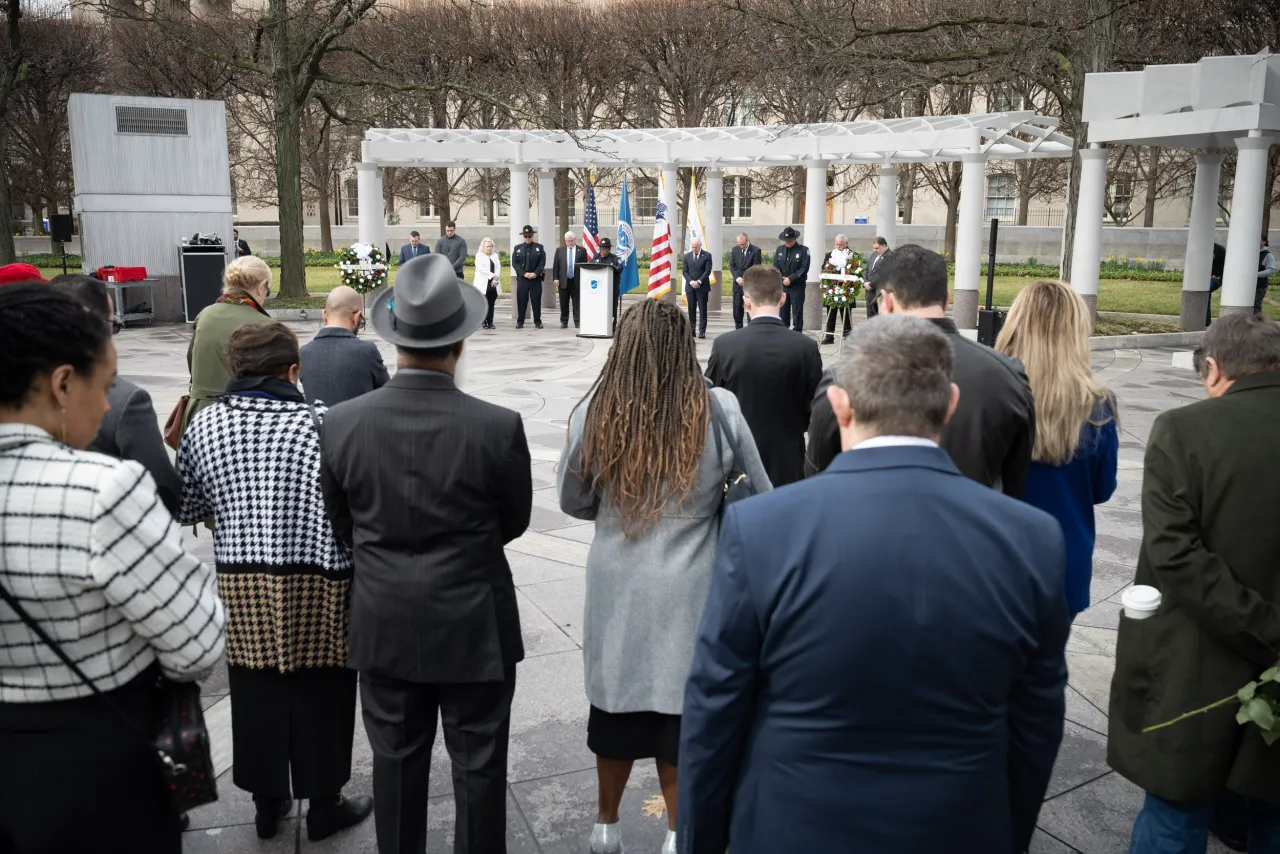 Image: DHS Secretary Alejandro Mayorkas Gives Remarks at NTEU Wreath Laying Ceremony (018)