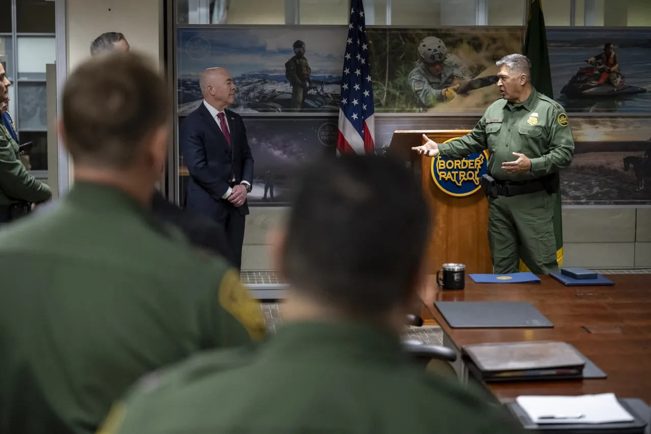 Image: DHS Secretary Alejandro Mayorkas Says Farewell to CBP Deputy Commissioner and Chief Ortiz    (020)