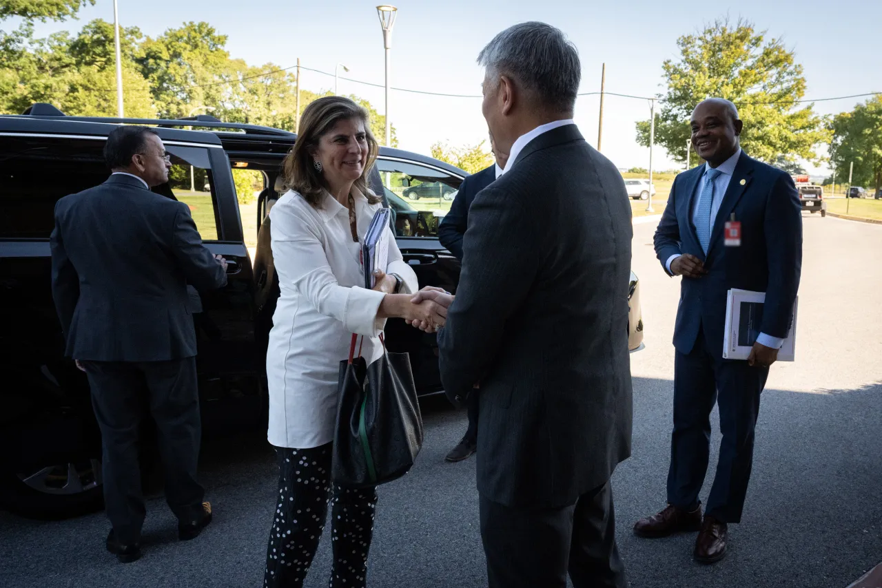 Image: DHS Deputy Secretary John Tien Meets with Colombian Deputy Minister for Multilateral Affairs (004)