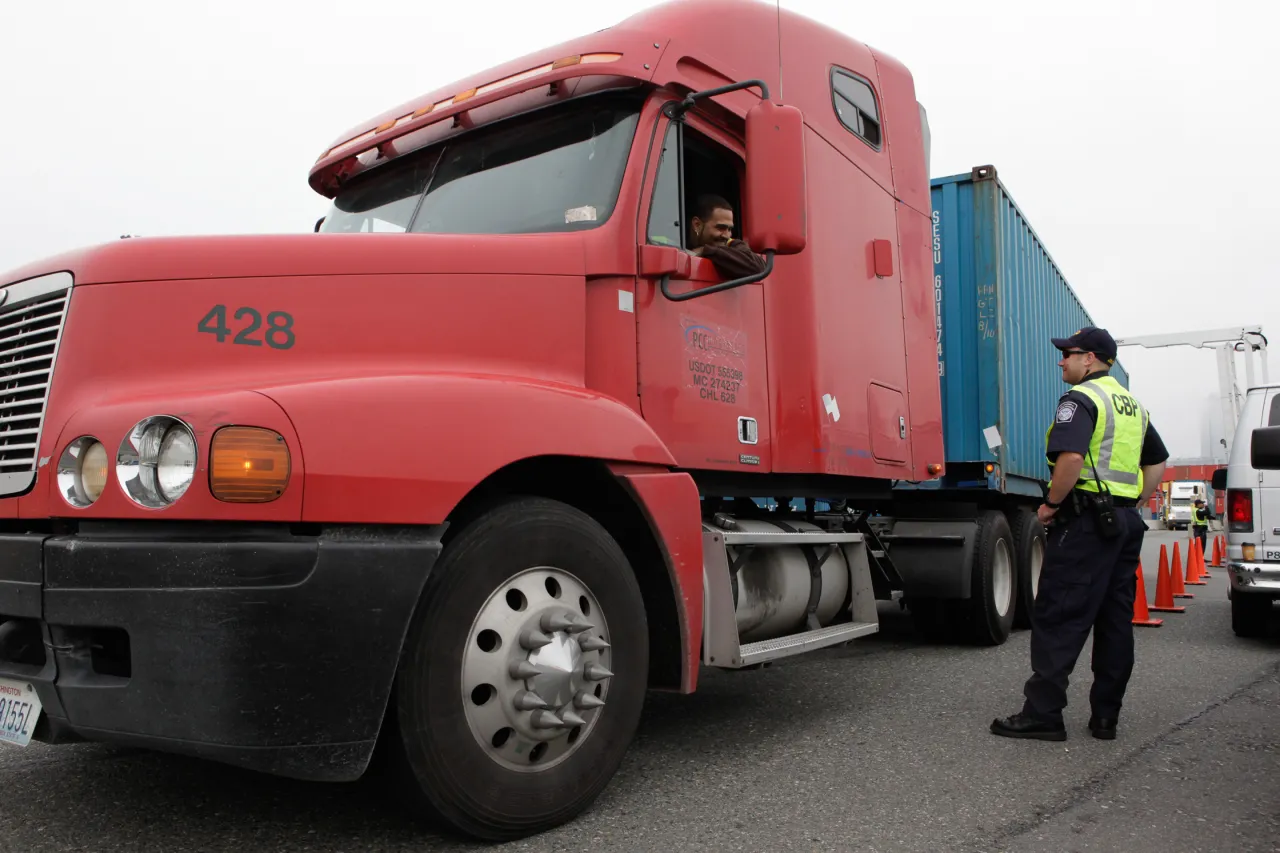 Image: U.S. Customs and Border Protection (CBP) inspects Semi-Truck