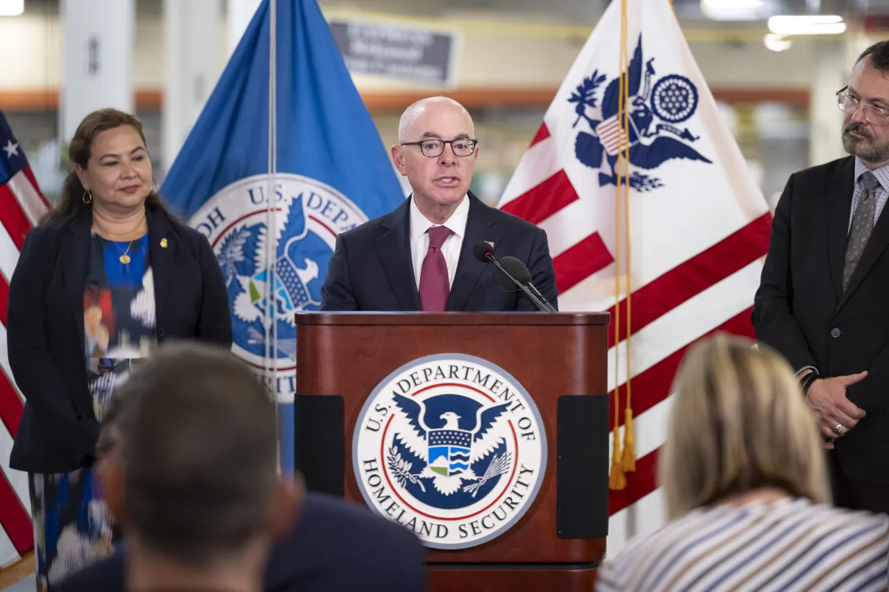 Image: DHS Secretary Alejandro Mayorkas Tours the CBP IMF at JFK (079)