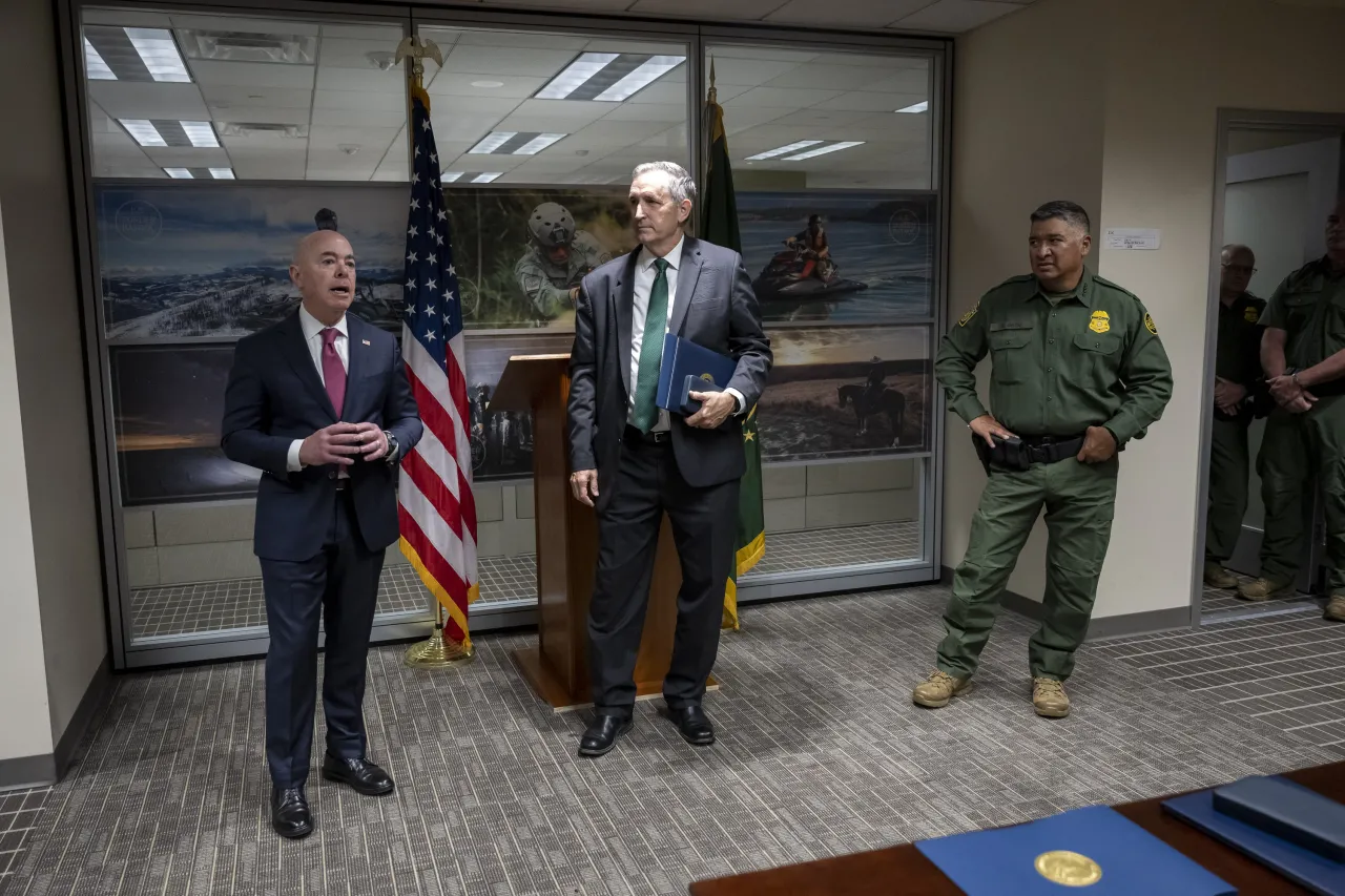 Image: DHS Secretary Alejandro Mayorkas Says Farewell to CBP Deputy Commissioner and Chief Ortiz    (028)