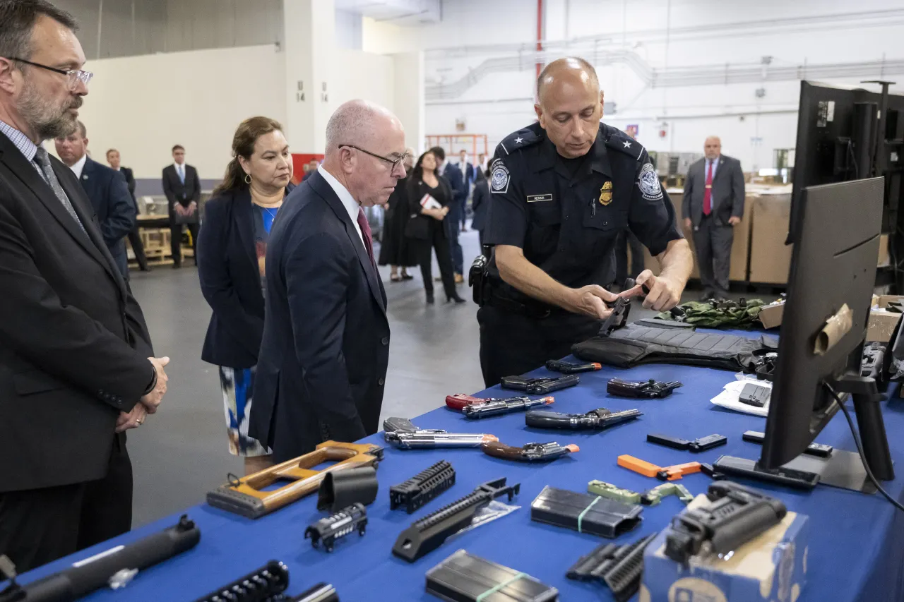 Image: DHS Secretary Alejandro Mayorkas Tours the CBP IMF at JFK (056)