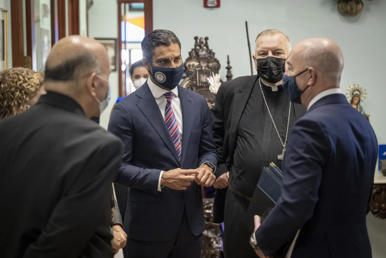 Image: DHS Secretary Alejandro Mayorkas Meets with Cuban-American Community Leaders (5)