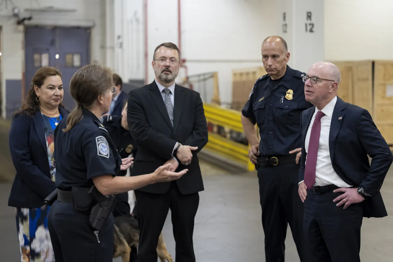 Image: DHS Secretary Alejandro Mayorkas Tours the CBP IMF at JFK (061)