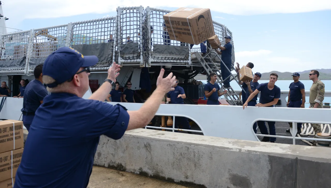 Image: Coast Guard crewmembers delivers supplies to Vieques, Puerto Rico