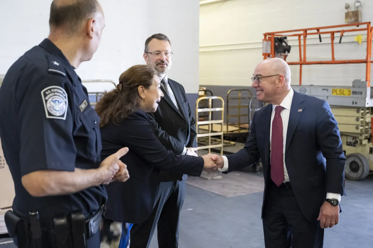 Image: DHS Secretary Alejandro Mayorkas Tours the CBP IMF at JFK (041)