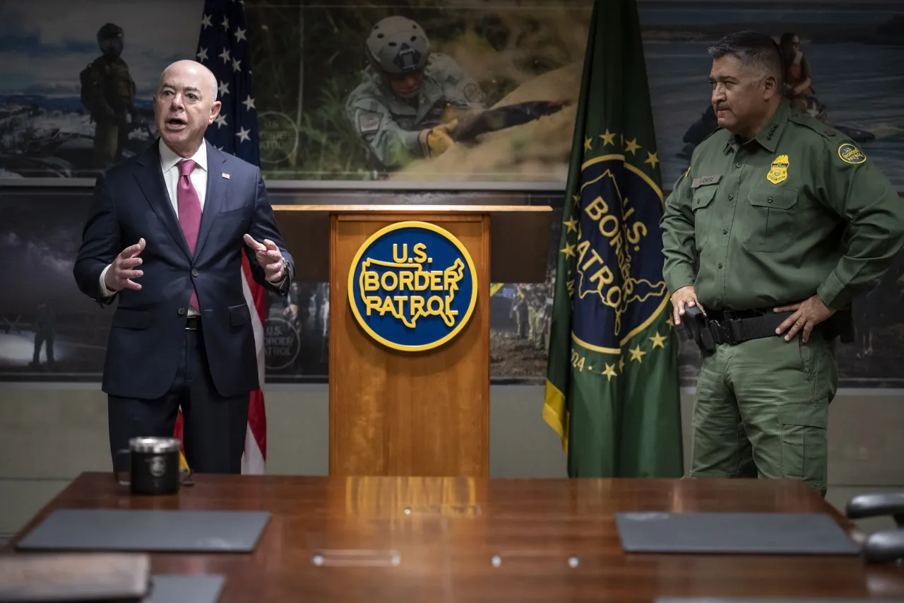 Image: DHS Secretary Alejandro Mayorkas Says Farewell to CBP Deputy Commissioner and Chief Ortiz    (003)