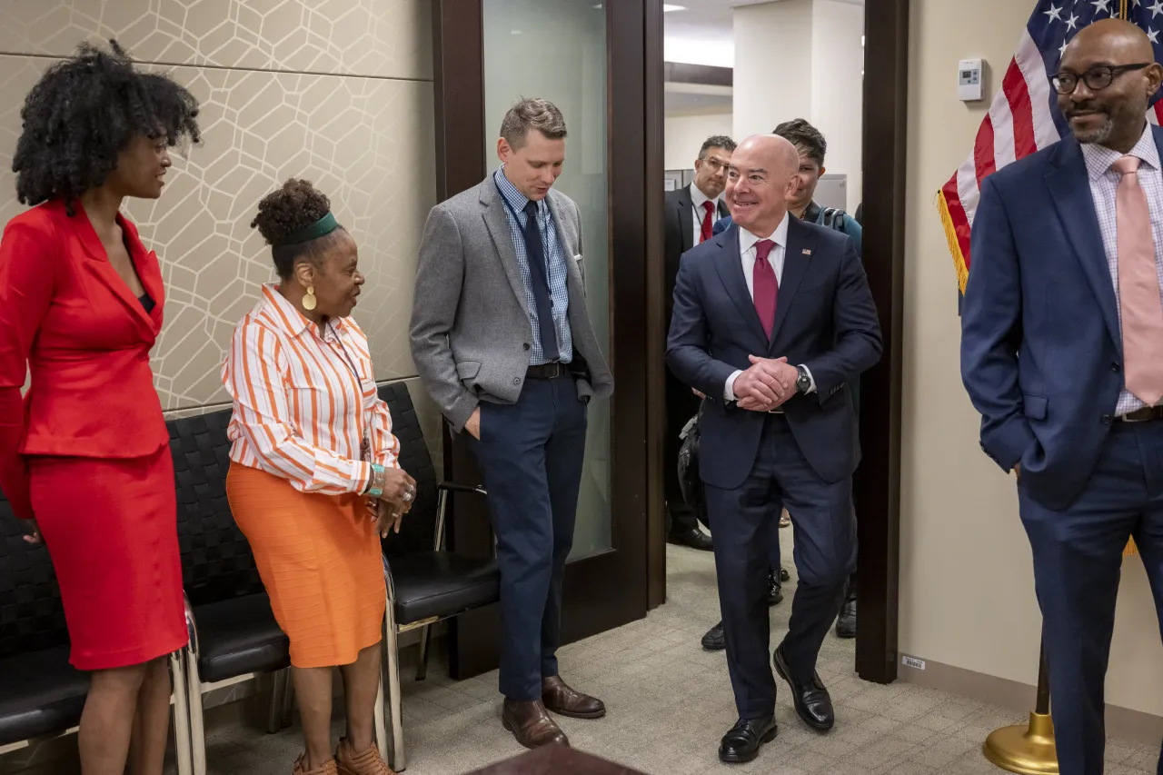 Image: DHS Secretary Alejandro Mayorkas Says Farewell to Acting ICE Director  (003)