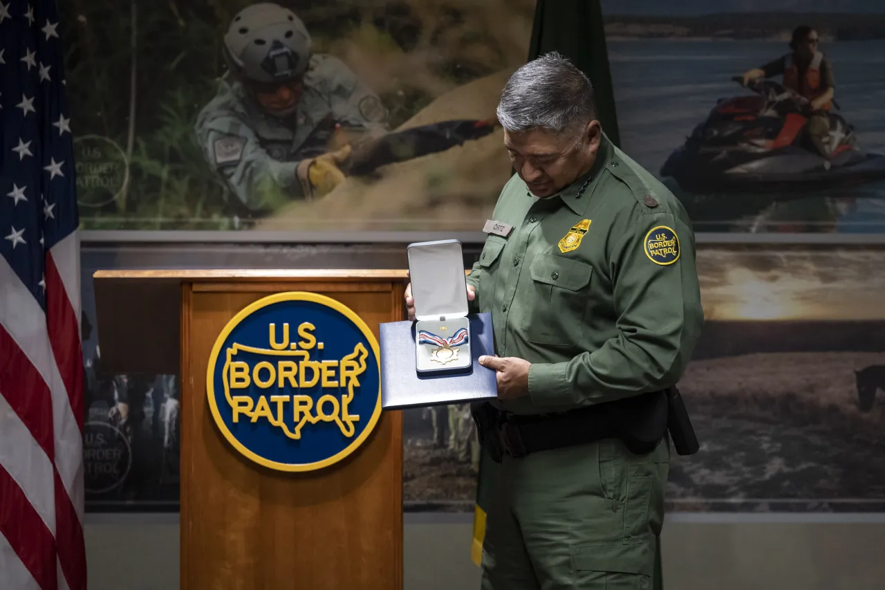 Image: DHS Secretary Alejandro Mayorkas Says Farewell to CBP Deputy Commissioner and Chief Ortiz    (014)