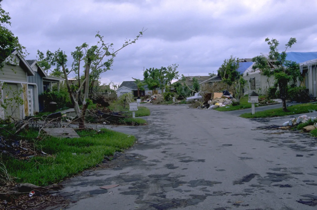 Image: Hurricane Andrew - Houses and Businesses Damaged (22)