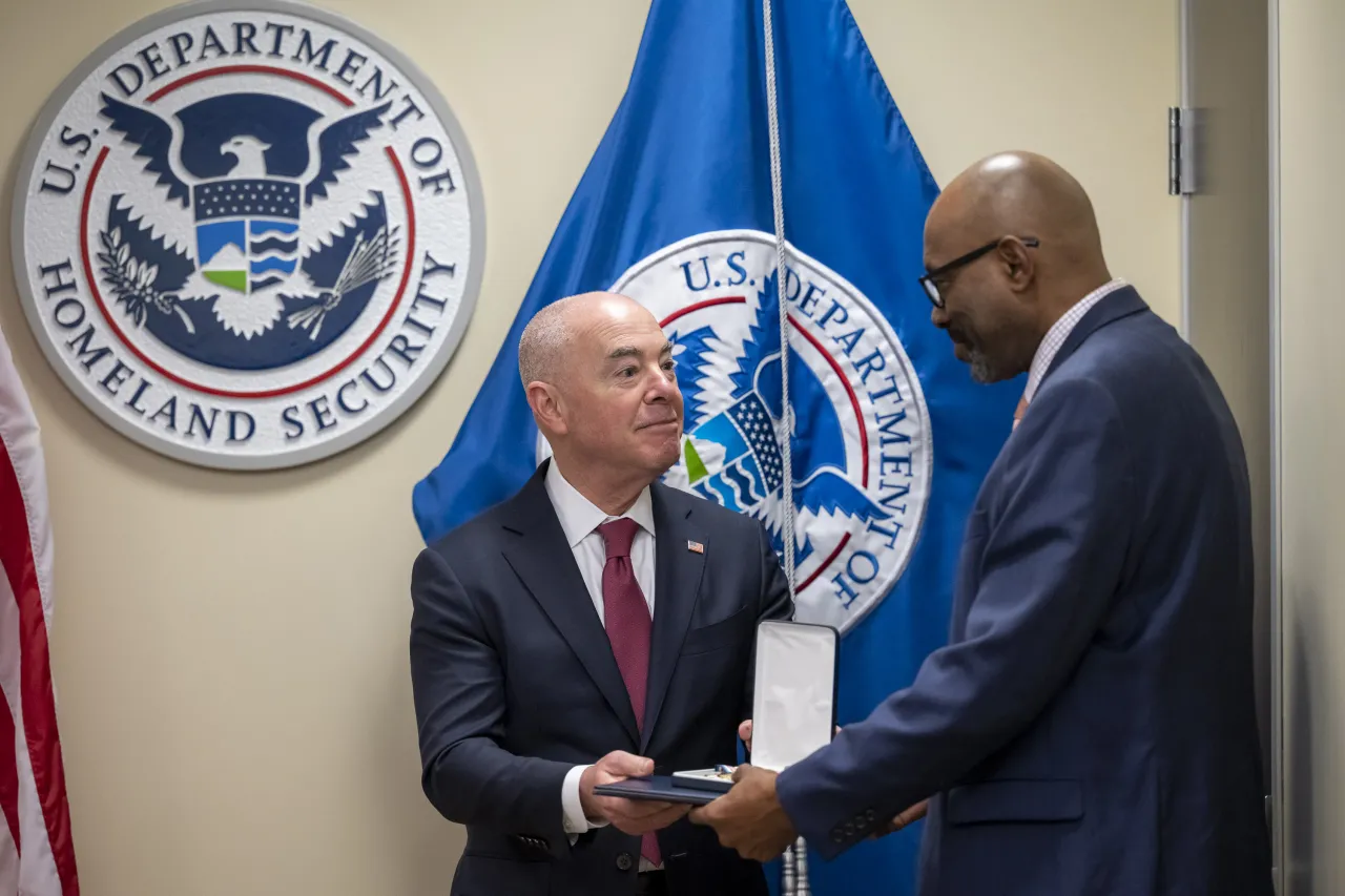 Image: DHS Secretary Alejandro Mayorkas Says Farewell to Acting ICE Director  (007)