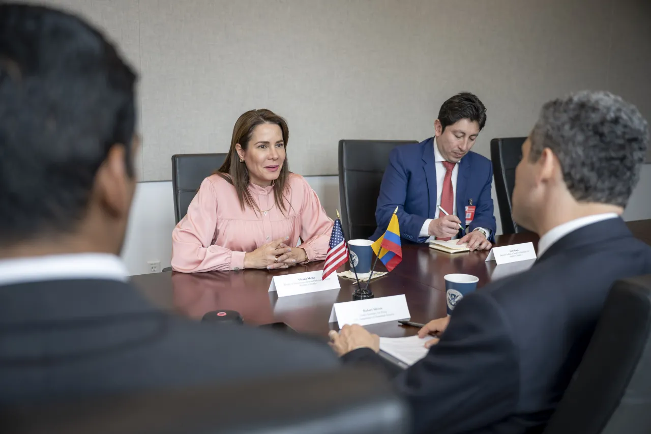 Image: DHS Under Secretary of Strategy, Policy, and Plans, Robert Silvers, Participates in a Bilateral Meeting with Minister Maino (005)