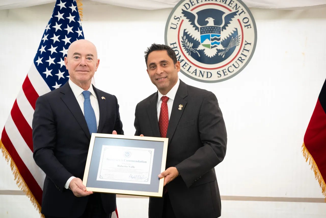 Image: DHS Secretary Alejandro Mayorkas Visits TCIU (028)