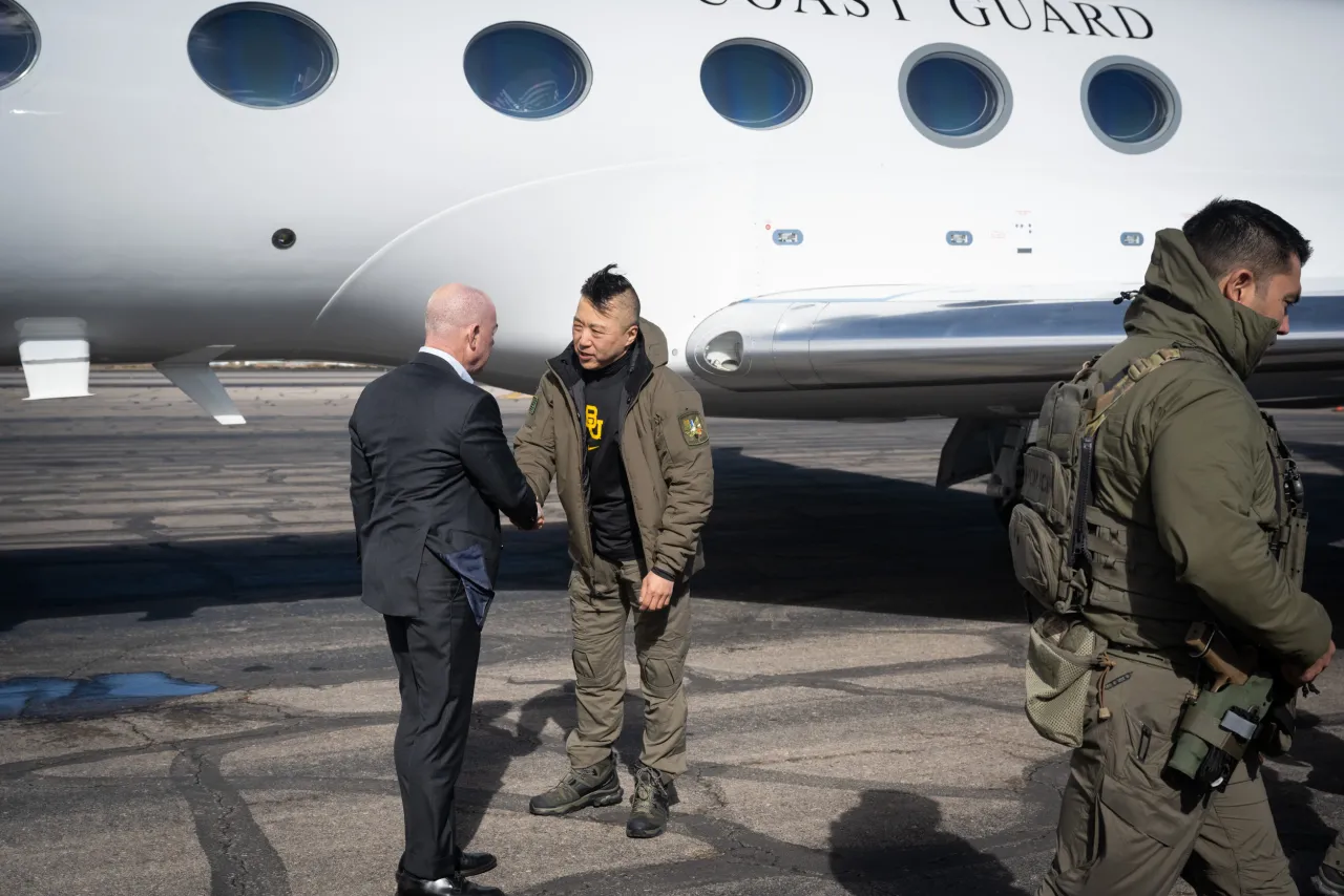 Image: DHS Secretary Alejandro Mayorkas Departs El Paso, TX (048)