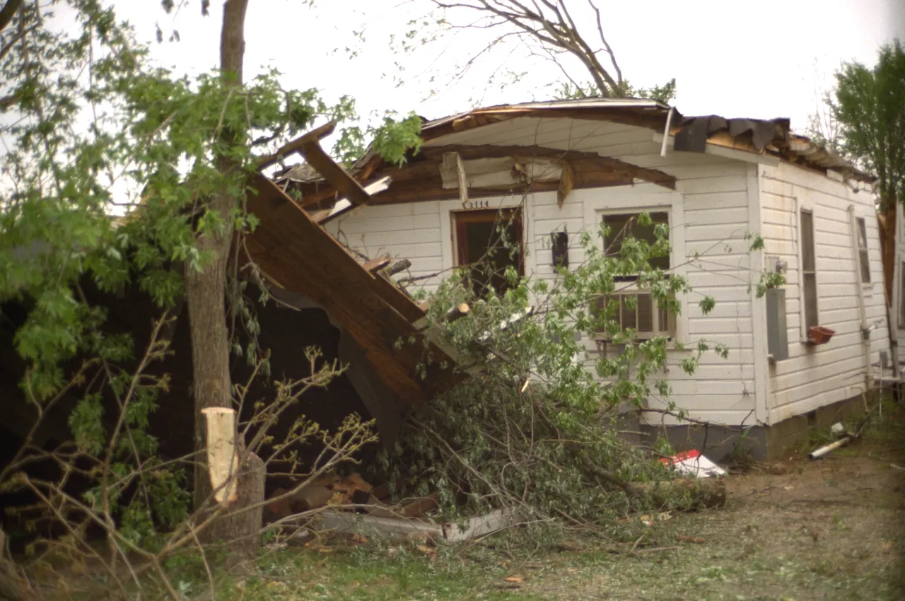 Image: Hurricane Andrew - Houses and Businesses Damaged (35)