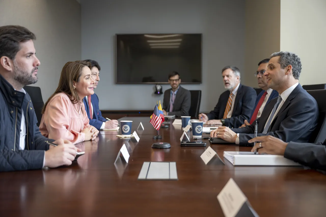 Image: DHS Under Secretary of Strategy, Policy, and Plans, Robert Silvers, Participates in a Bilateral Meeting with Minister Maino (003)