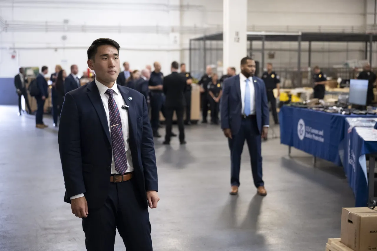 Image: DHS Secretary Alejandro Mayorkas Tours the CBP IMF at JFK (052)