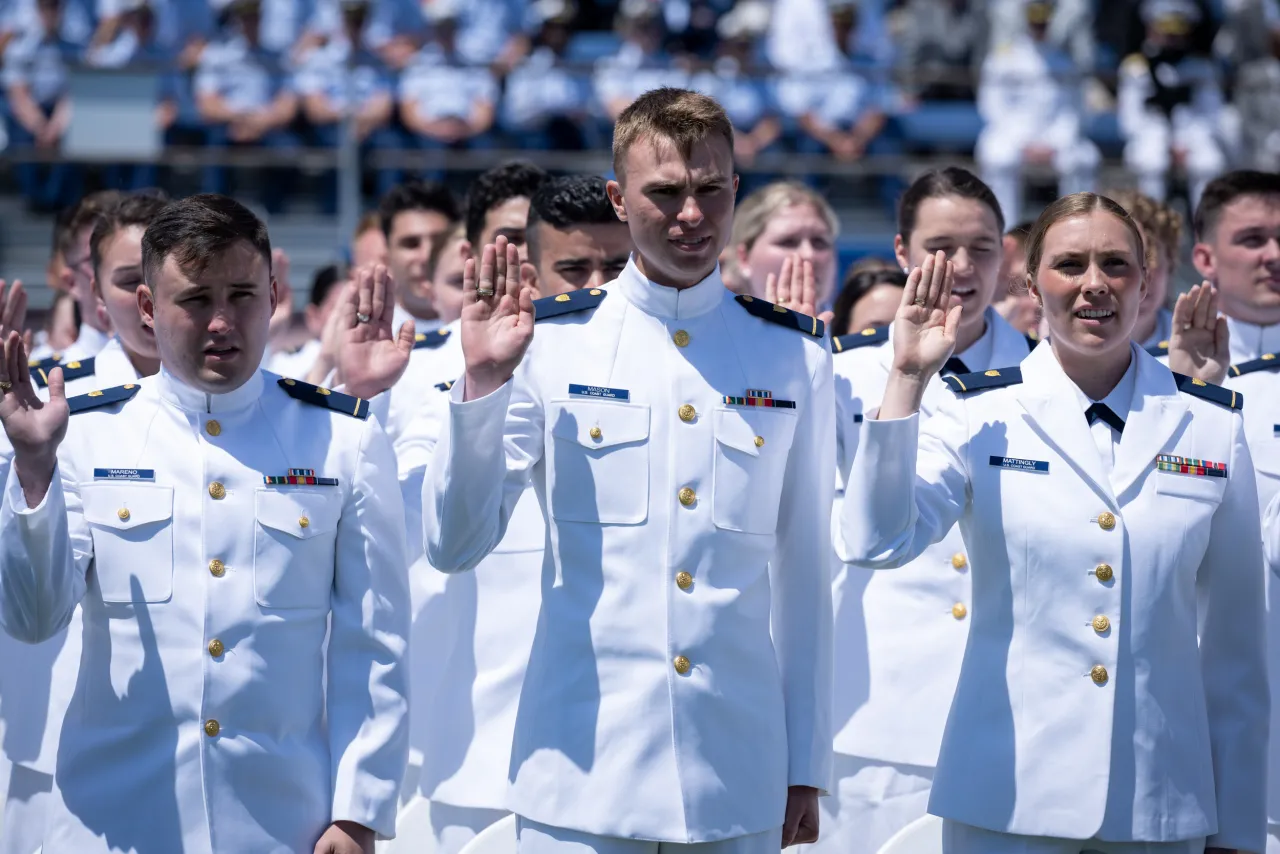 Image: DHS Secretary Alejandro Mayorkas Delivers Remarks at USCG Academy Commencement Address 2023 (039)