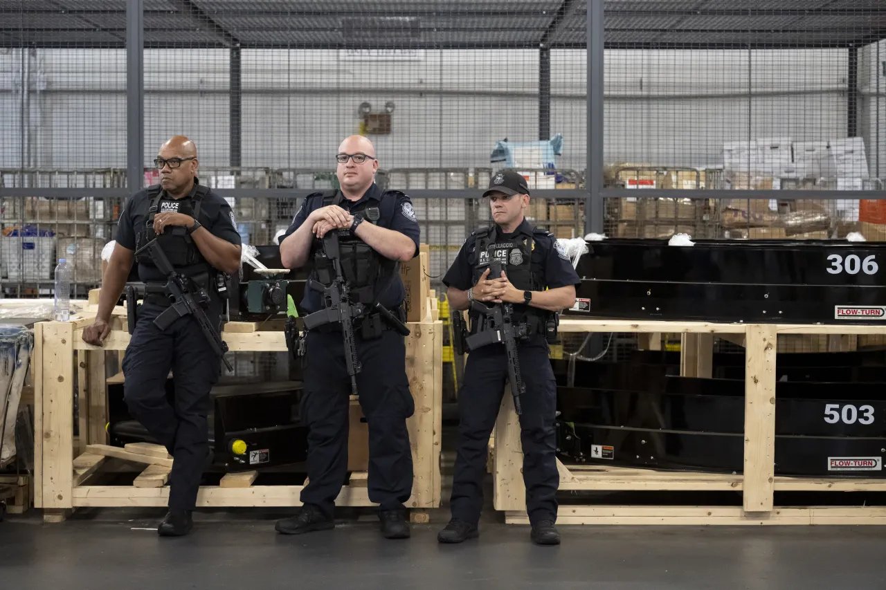 Image: DHS Secretary Alejandro Mayorkas Tours the CBP IMF at JFK (058)