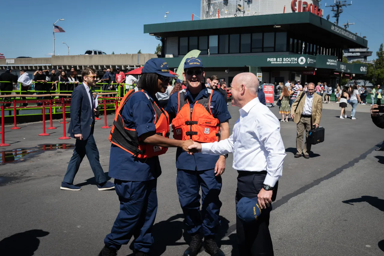 Image: DHS Secretary Alejandro Mayorkas Travels to NY and NJ (005)