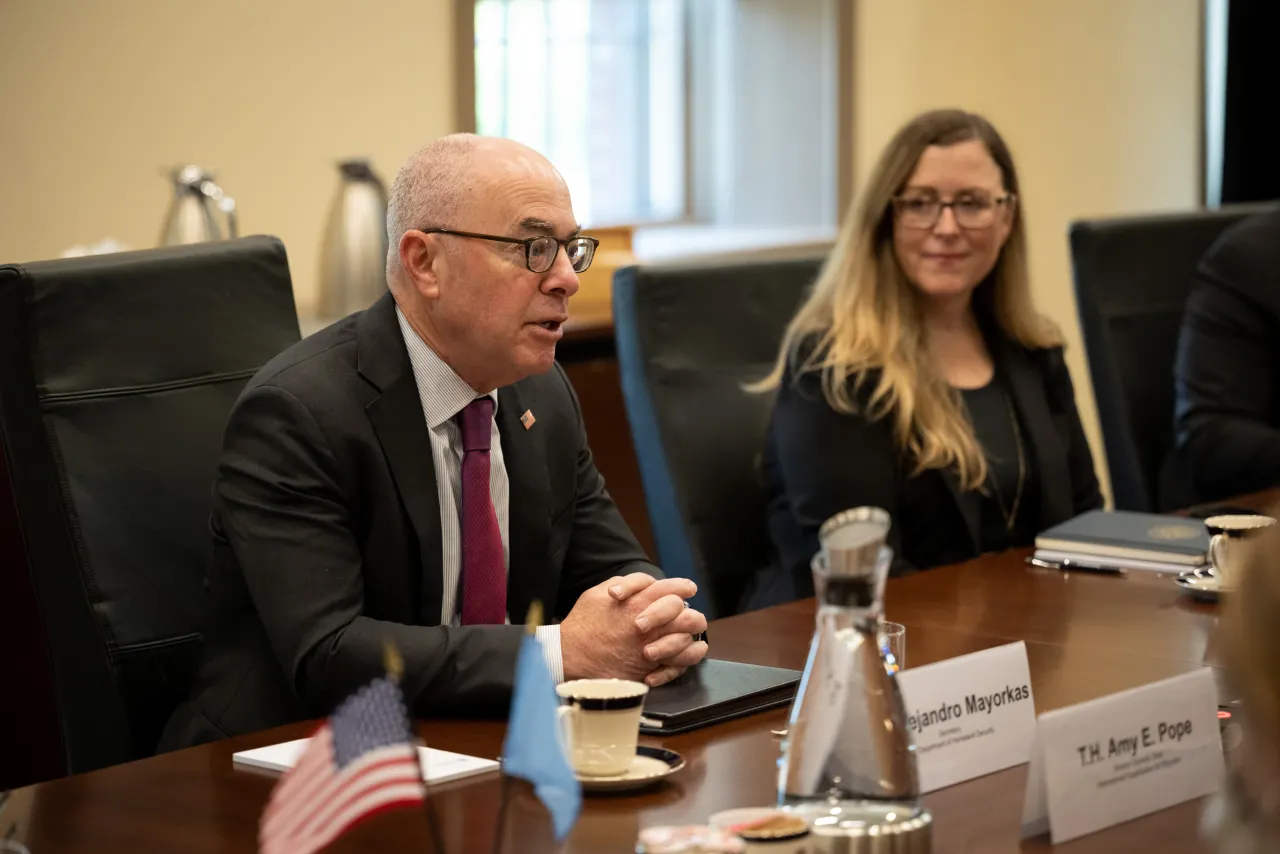 Image: DHS Secretary Alejandro Mayorkas Meets with the IOM Director General-Elect Amy Pope  (008)