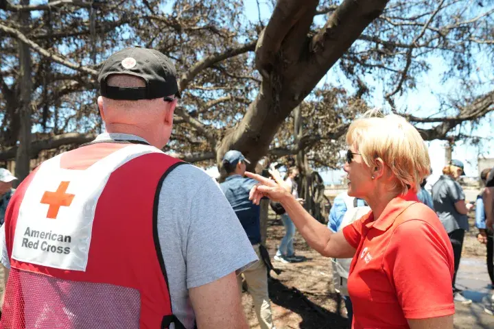 Image: Red Cross Works with FEMA to Respond to Hawaii Wildfires