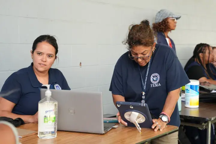 Image: FEMA Registers Wildfire Survivors for Assistance