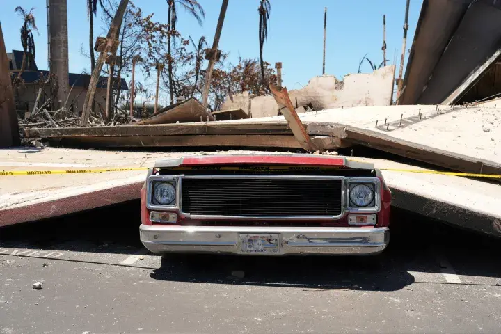 Image: FEMA Surveys Damage from Hawaii Wildfires