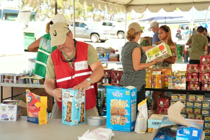 Image: FEMA Partners Provide Aid to Wildfire Survivors