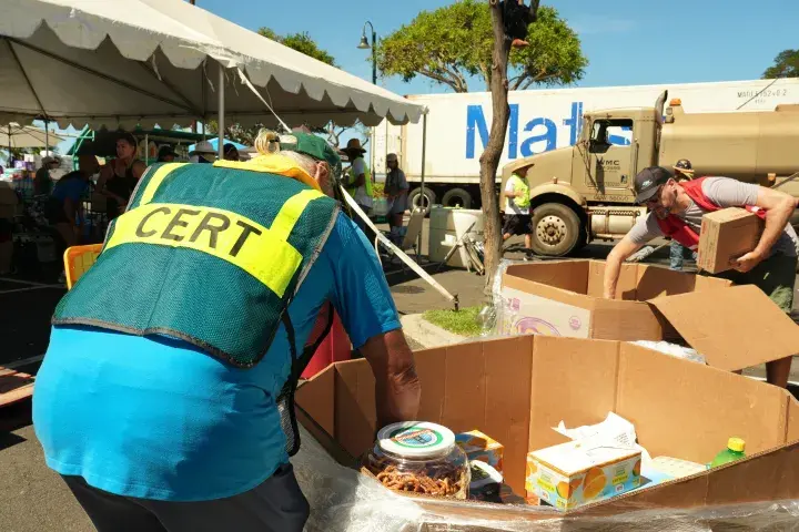 Image: FEMA Partners Provide Aid to Wildfire Survivors