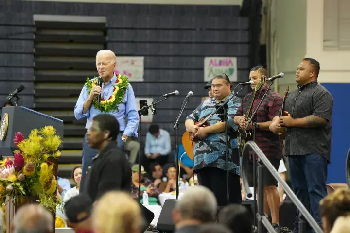 Image: President Biden Speaks at Civic Center After Hawaii Wildfires