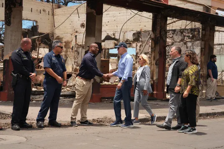 Image: President Biden Surveys Hawaii Wildfire Damage