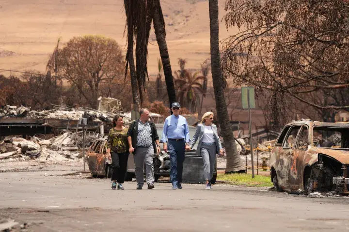 Image: President Biden Surveys Hawaii Wildfire Damage