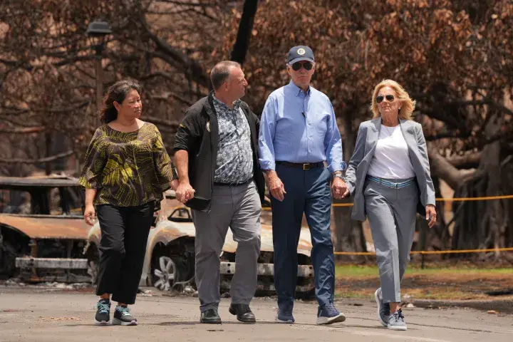 Image: President Biden Surveys Hawaii Wildfire Damage